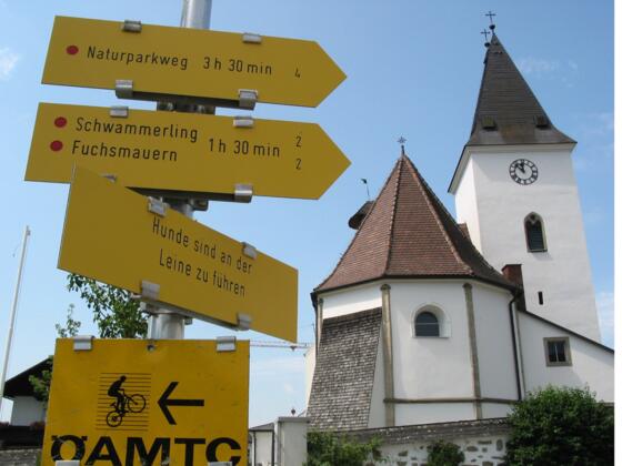 Pfarrkirche Rechberg im Sommer