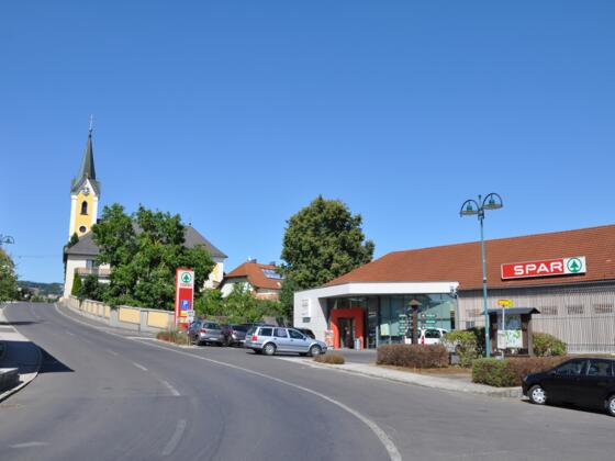 Spar-Markt im Ortszentrum
