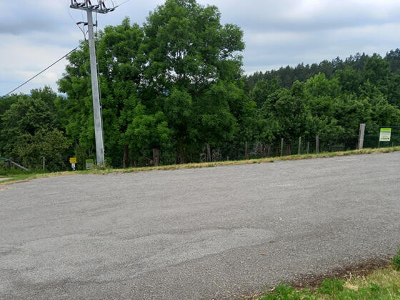 Parkplatz beim Schloss Weinberg