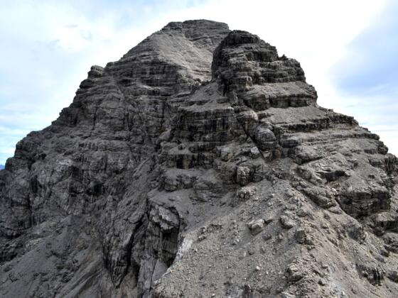 Gipfelaufbau des Hochvogels von der Kreuzspitze gesehen.