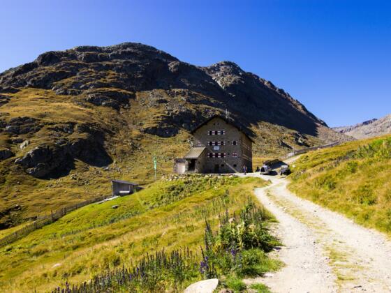 Martin-Busch-Hütte auf dem Weg zum Similaun in den Ötztaler Alpen