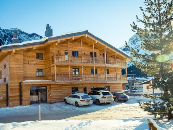 outside-IMG_2753-1500px