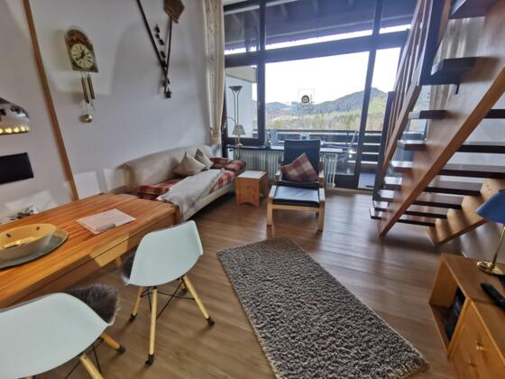 Wohnzimmer mit Essecke