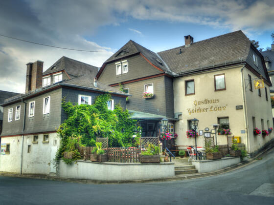 Gasthaus "Goldener Löwe" unterhalb der Burg Lauenstein