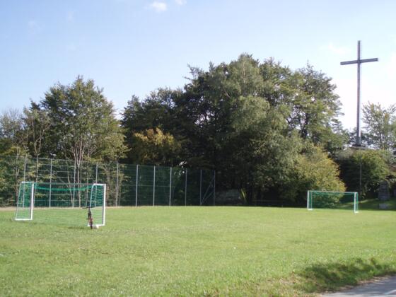 Fu\u00dfballplatz Schulstra\u00dfe