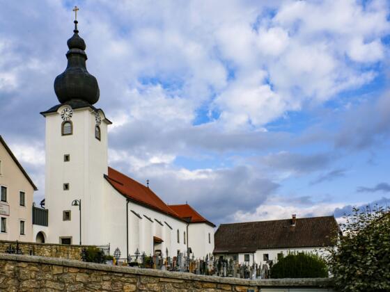 Aussenansicht Pfarrkirche Liebenau