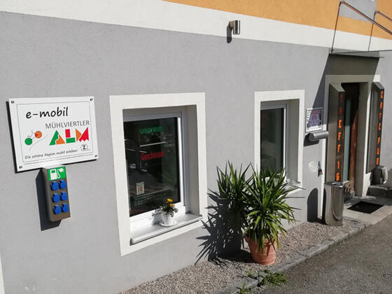 E-Bike Ladestation beim Gasthaus Schmalzer - Treff16