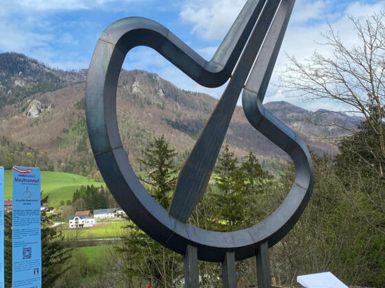 Groesste Maultrommel-Skulptur der Welt