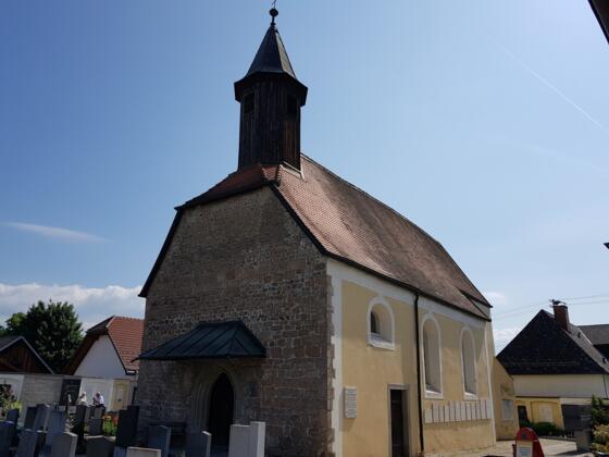 Laurentiuskapelle-Friedhofskirche2