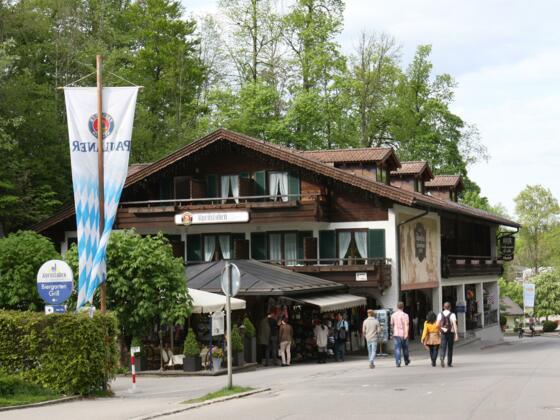 Alpenstuben - Außenansicht Sommer