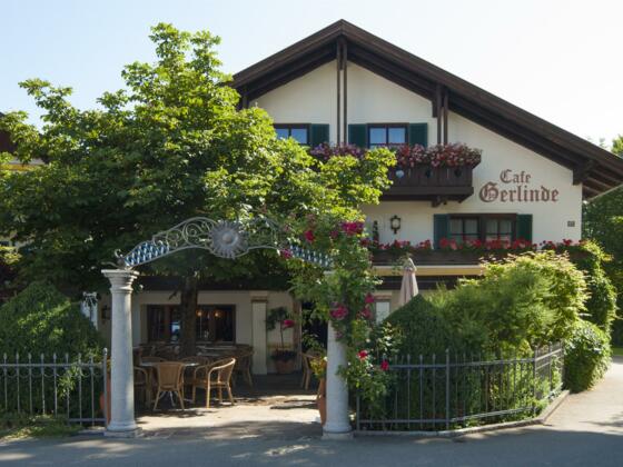 Café Gerlinde - Außenansicht Sommer