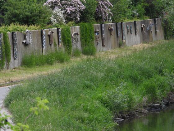 Ufermauer an der Steinach in Fürth am Berg