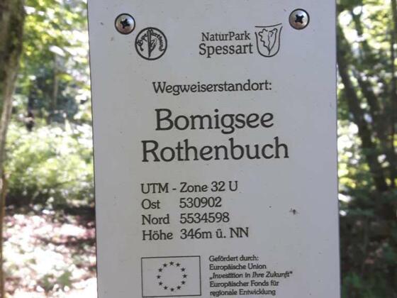 Wegweiser am Bomigsee