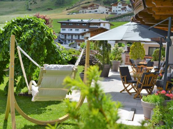 Sonnenterasse Pension Klaus mit Bergpanorama