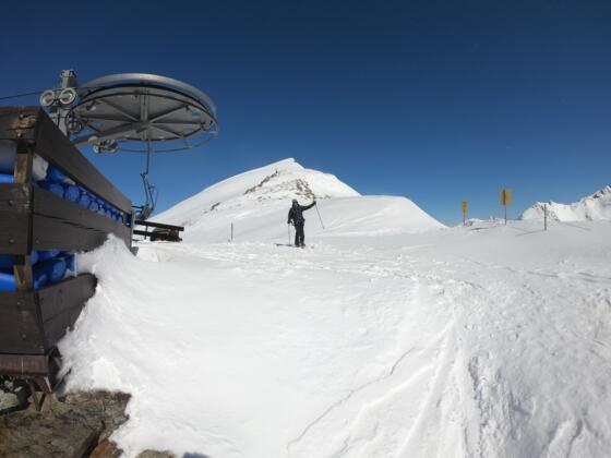 Der Einstieg zum Klettersteig befindet sich direkt neben der Bergstation Riffelbahn II