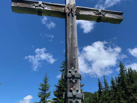 Gipfelkreuz Monteneu