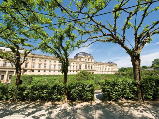 UNESCO-Weltkulturerbe Würzburger Residenz mit Hofgarten im Fränkischen Weinland