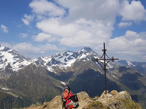 Blick zur Verpeilspitze (links) und Rofelewand