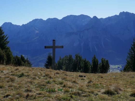 Grüner Ups (1852 m) mit Blick zur Gruppe der Mieminger Berge