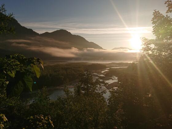 Auf dem Weg zur Tour - Sonnenaufgang über der Isar