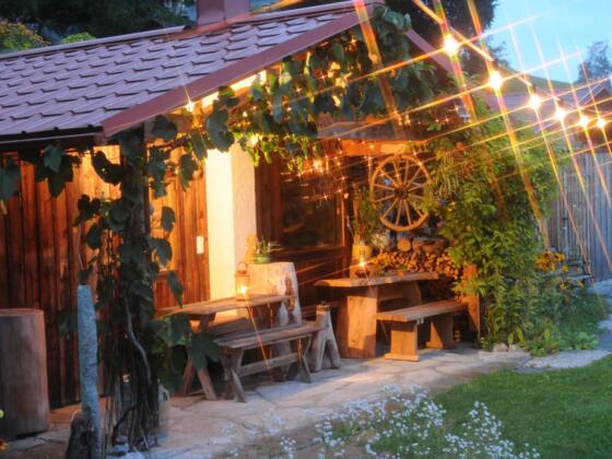 An kühlen Tagen wärmen sie sich in unserer Sauna