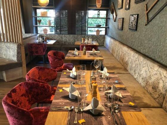 Bankgeheimnis gedeckter Tisch