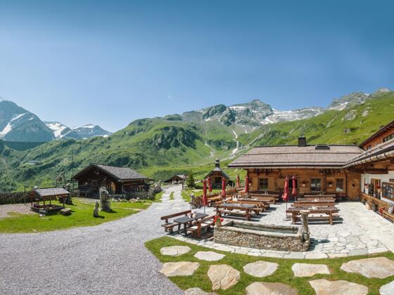Die Alm mit einem atemberaubendem Panorama