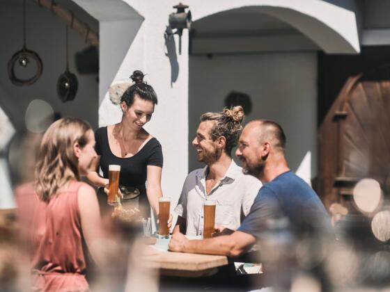 Gemütliches Essen beim Gasthof Populorum