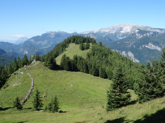 Lugkogel 1447m mit Warscheneck rechts