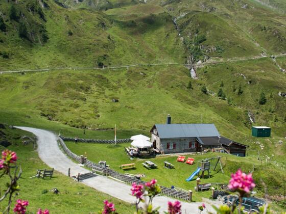 Die Salzburger Hütte am Kitzsteinhorn