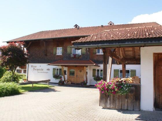 Haus Bergsicht - Ferienwohnungen in Fischen