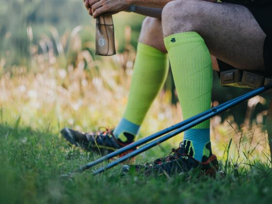 Die Run Performance Compression Socks von Bauerfeind sind der ideale Begleiter auf diesem Trailrun