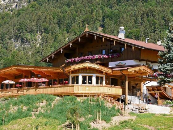 Hausansicht Haflingerhof Sommer