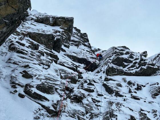 in der Schlüsselseillänge bei echt schottischen Verhältnissen (5. Seillänge)