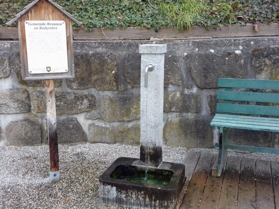 Gemeinde-Brunnen (Bründl) im Badgraben in Tragwein