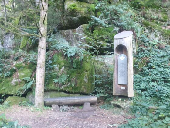 Station am Kraftplatz beim Wasserfelsen
