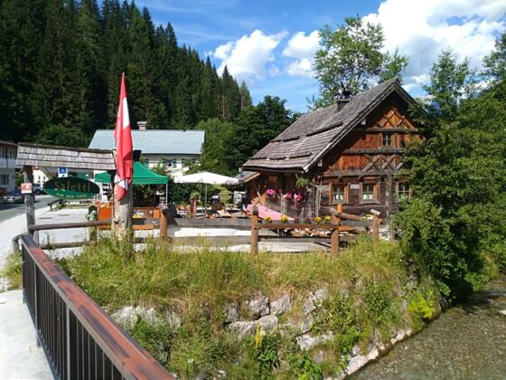 Alm Salettl bietet gemütliche Gastlichkeit