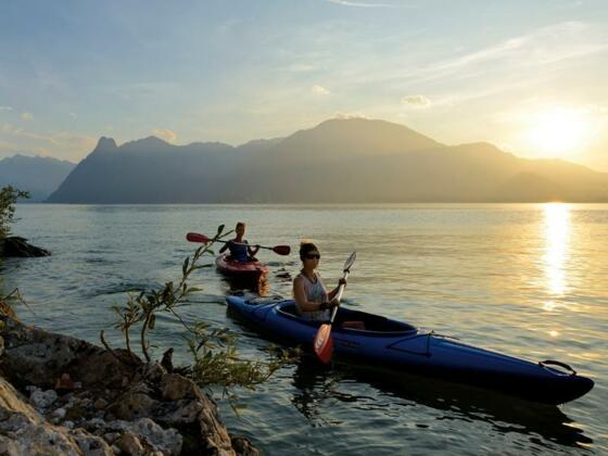 Kajaken bei Abendstimmung
