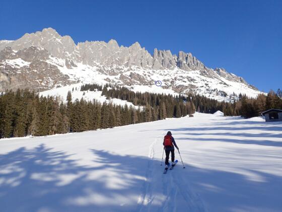 Mandlwand, darunter im Kreis der Endpunkt der Tour