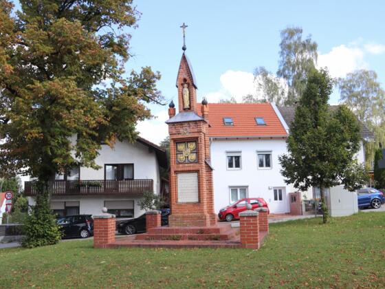 Kriegerdenkmal in der Frauensattlinger Straße