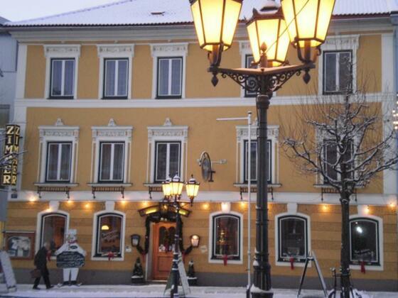 Hausansicht im Winter