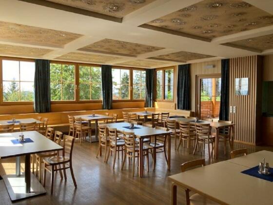 Speisesaal Richtung Fenster