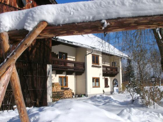 Winterhausansicht vom Mooshäusl