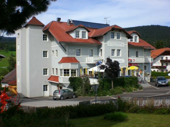 Hotel-Restaurant-Café