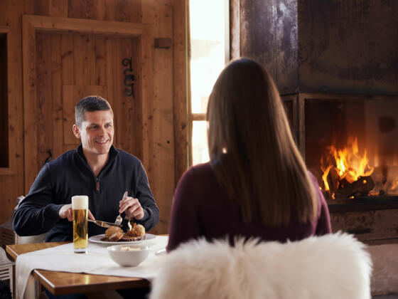 Gemütliches Bratlessen