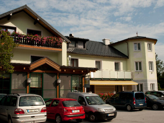Attersee-Hotel _Gasthaus-Pension_ zur Nixe 1