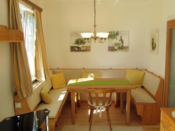 Essbereich Wohnung am See Steinbach am Attersee