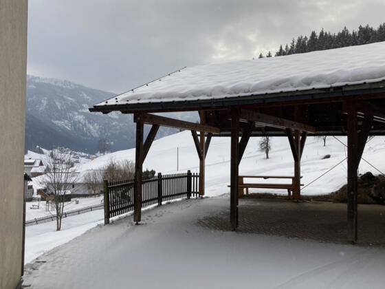 Carport Haus Wehrenfennig in Gosau im Winter
