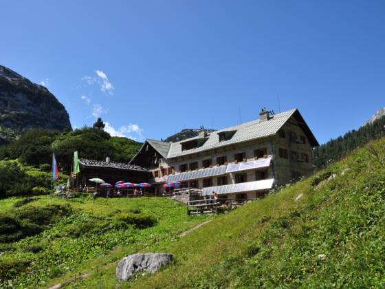 Startpunkt des 4. Tages der Watzmanntour - Das Kärlingerhaus am Funtensee