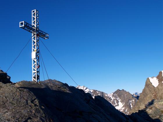 Gipfelkreuz Schöntalspitz 3008m